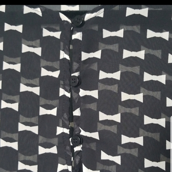 Collective concepts roll tab sleeve blouse small - Picture 5 of 9